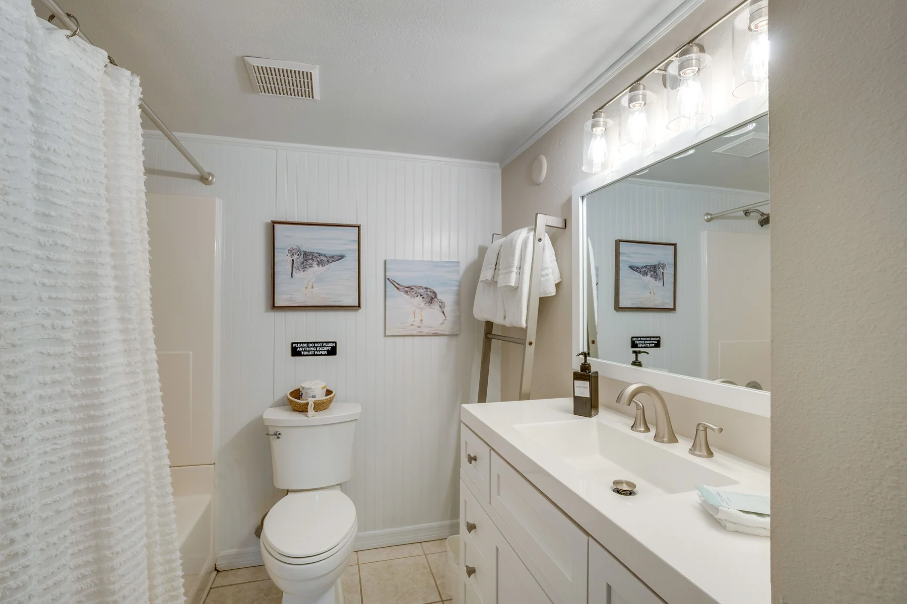 Rita Retreat: Second bathroom